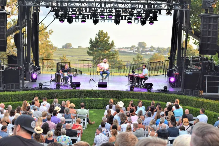Dean Brody Crowd Shot